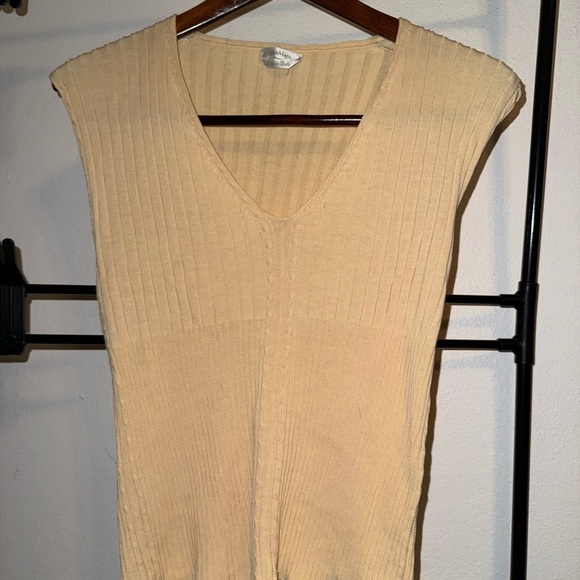 MaxMara Tops - VTG MaxMara Beige Ribbed Knit Top